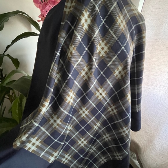 Burberry Silk Scarf. - Picture 6 of 14
